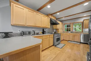 Lazy Bear Lodge · Spacious 6BR Lodge with Chef's Kitchen, Hot Tub, Golf Views and more - Image 4