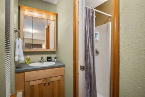 Incredible Dundee Hills Escape, Pet Friendly, Hot Tub, Covered Deck, Walk to Park, Food, and Wine - Image 5