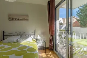 Holiday Apartment \"Appartement vue mer Arcachon\" with Sea View, Balcony & Wi-Fi - Image 4