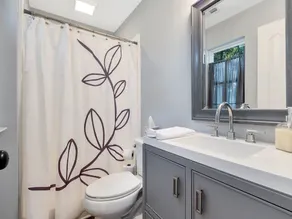 Modern Escape At The Cove - Image 4