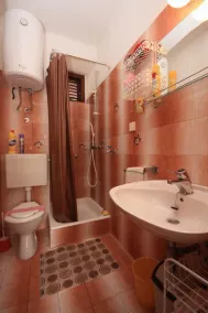 Appartement d'une chambre avec la terrasse Milna, Brac (A-5242-b) - Image 2