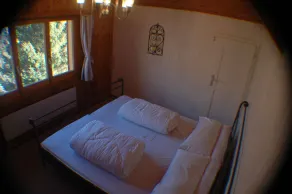 Beautiful large ski chalet in the mountains - Image 4