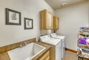 Luxe moderne dans une belle maison de montagne! Bain à remous privé et vue sur la montagne! - Image 2