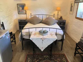 Romantic hideaway for 2 by a Medieval Chateau with pool - Image 3