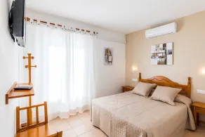 Son Bou, villa 8 pax, with AC, sea views, private pool and WIFI - Image 4