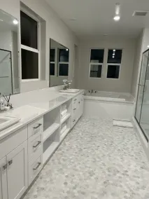 Beautiful place with great view in Lake Forest - Image 2