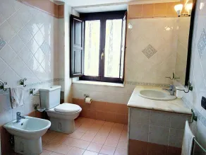 Elegant villa med have og privat pool. - Image 3