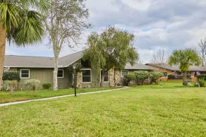 Lakefront Home on Lake Griffin / Harris chain of lakes and close to the Villages - Image 5