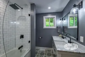 Newly renovated, 4 + 1 bdrm, 2 bath, Turtle Lake, Sand Beach, Privacy! - Image 3