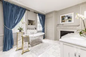 Huge Historic Townhouse in the Heart of London within 20 Min Walk To Westminster - Image 2