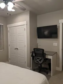 Spotless 2BR Sanctuary -9ft Ceilings- Inviting - Image 4