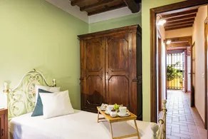 A nice ground floor apartment with covered patio - Image 4