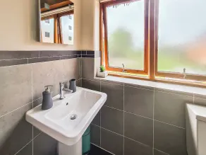 2 bedroom accommodation in Charfield, near Wotton-under-Edge - Image 3