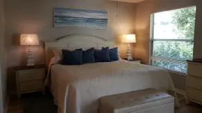  Walk to Lake Sumter Landing! Golf cart included! - Image 5
