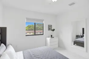  Renzzi Wynwood Apartments - Image 4