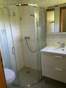 Cottage with fireplace, near the beach, dogs welcome, kitchen is new, fenced - Image 3