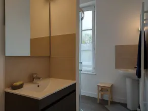 Maison de Charme à la Campagne avec Jardin, Billard, Baby-foot et Terrasse en Teck - Image 2