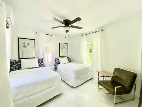 3 Seasons At The Carrington 3 Separate 2 Bedroom 1 Bathroom Apartments And A 3 Bedroom 2 Bathroom Villa - Image 3