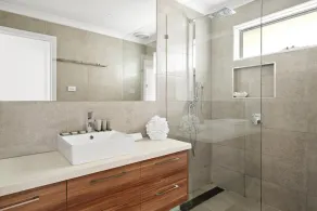 Relaxed Bayside Stay with Outdoor Space - Image 2