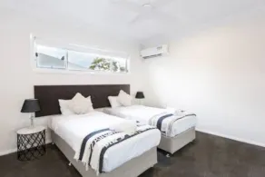 Escape to stylish comfort in this modern apartment! - Image 4