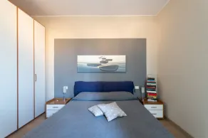 Modern panoramalägenhet med pool - Image 5