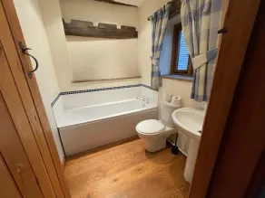 Self-catering farmhouse set in 68 acres of private land - dog and child friendly - Image 3