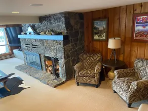 Spacious family lakefront home with spectacular views and private location! - Image 3