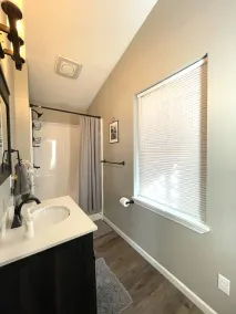 Privacy on the Strip! Completely renovated Fenced-in yard near all attractions! - Image 3