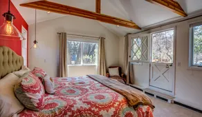Gorgeous New Canyon Cottage steps to 5 star Broadmoor and limitless trail system - Image 3