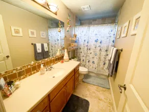 Sandy Pool House, Bar, Hot Tub and Gym, Sleeps 11! - Image 4
