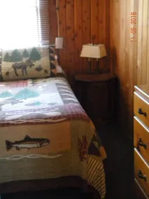 Quaint Lakefront Escape, private shoreline, Dock, Kayaks, Sleeps 6 Near Petoskey - Image 4