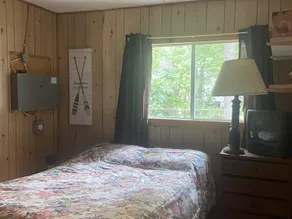 Tranquil 3 bedroom waterfront cottage on private lake! - Image 3