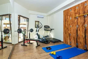 Airis Hotel & Suites - Image 2