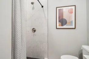 BAs BohoChic - Schritte zum Rose District mit Whirlpool - Image 3