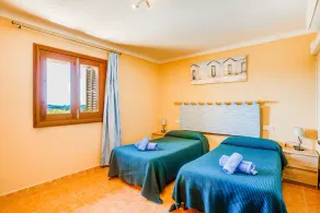 Finca Bielo for 8 people with swimming pool in Lloret - Image 4
