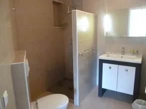 Maison avec vue mer et montagne, au calme et à la décoration soignée. - Image 3