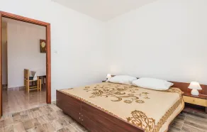 Apartamento acogedor de 2 habitaciones en Mandre - Image 5