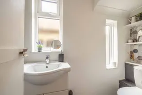 Cosy 3 Bed Home Near Dorney| Parking - By Tempstay - Image 2