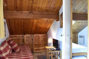 250m from ski slopes, 2nd floor, balcony, 28m², Méribel - Image 5