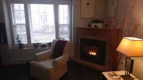 Executive Lakeshore Condo bordering the lake, the KVR trail and Lions Gardens. - Image 4
