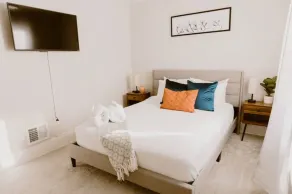 Cozy 1BR Upper Unit in Ferndale - Image 3