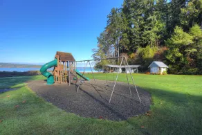Atemberaubende Aussicht auf die Berge beim Edgewater Bluff Retreat - Image 3