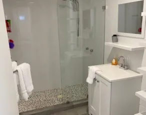 Tenha tudo: Vista para o mar, praia, piscina e estilo por US $ 70 - US $ 85 p. n. - Image 2