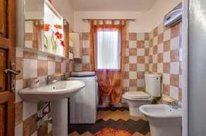 Maison de vacances 'Irene' avec vue sur la montagne, terrasse privée et climatisation - Image 2
