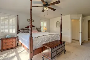Lakefront Home in Gated Bear Paw with private Dock and Starlink Internet - Image 4