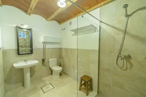 Hus med stor swimmingpool, bjerg, strand og sne til 1,30 timer. Jacuzzi, WIFI - Image 4