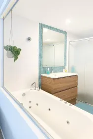 Modern 1-Bedroom Apartment & direct access to the lagoon - Image 4