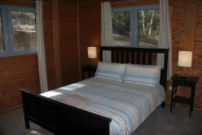 Kanimbla View Chalet - Image 3