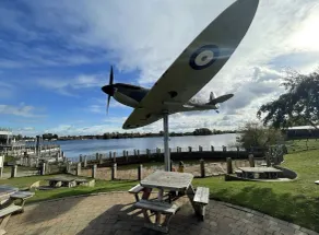 J&A's peaceful retreat on Tattershall lakes - Image 4