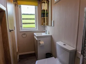 THE FOX DEN, with hot tub in Rhayader - Image 3